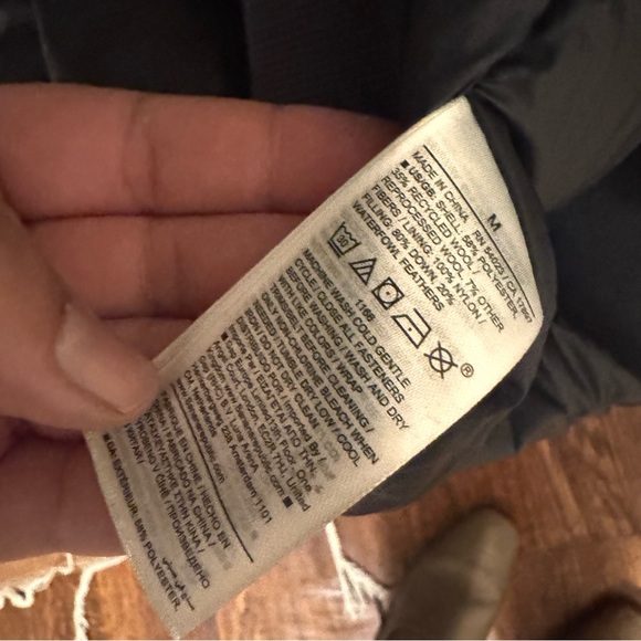 Last chance !NWT! Banana Republic Coal Black Flannel Long Puffer Coat - Medium - Picture 11 of 11